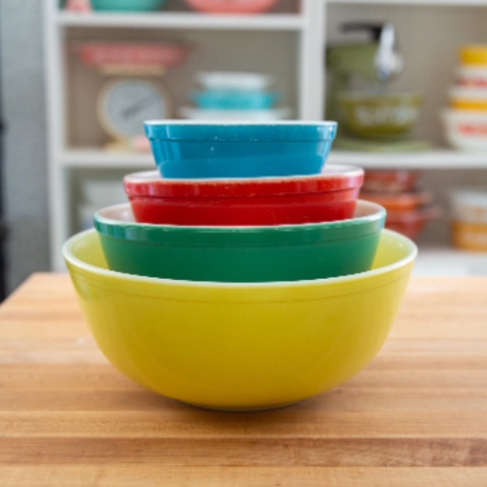 Vintage Pyrex Primary Color Mixing Bowl Full Set